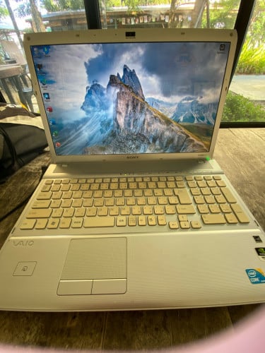 🔥 លក់ចេញបន្ទាន់! Sony VAIO VPCF13AGJ🔥