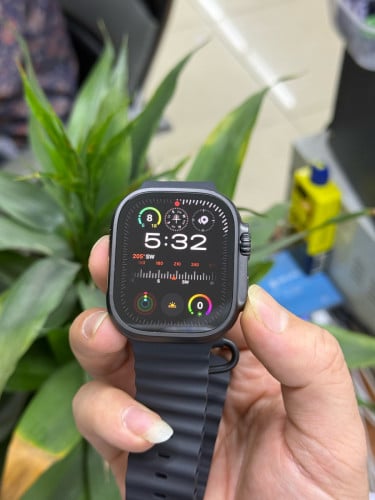 Apple Watch Ultra 2 Black Titanium ស្អាត 99% 570$ Free Charger Original