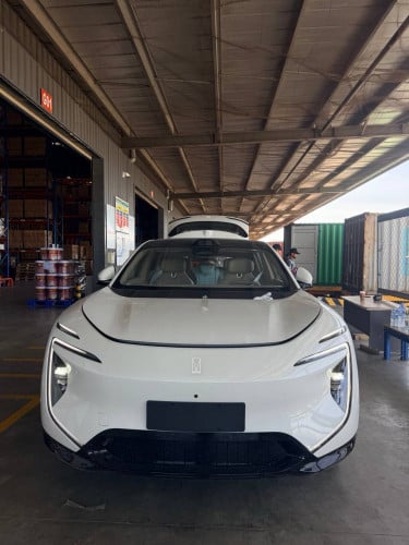 Avatr 07 White & Black In Stock Model 2026