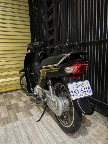 Dream 2024 2000$​ ម៉ូតូស្អាតសំណុំ ម៉ាស៊ីនហាប់ណែន ធានាមកមើលមិនខុសចិត្ត