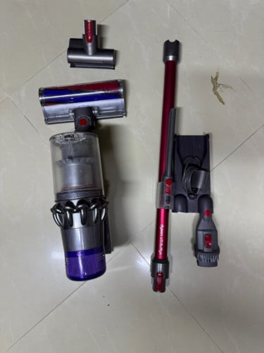 Genuine Dyson V11 fluffy digital screen with wall mount and accessories