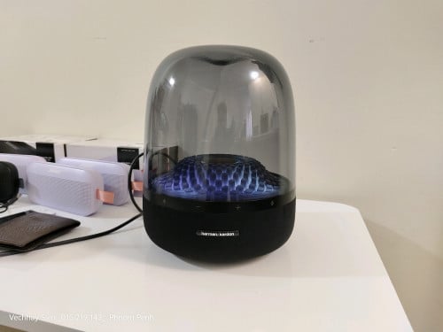 Harman Kadorn Aura 4