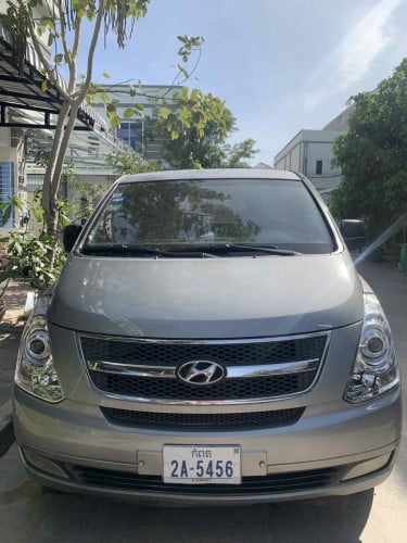 Hyundai starex ឆ្នាំ 2011