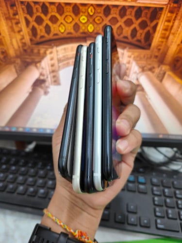 iPhone SE 2020 ID ប្រើបាន 55$