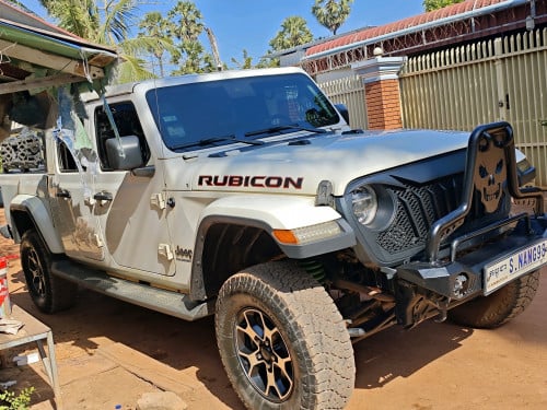 JEEP Gladiator overland. 2020 full option.