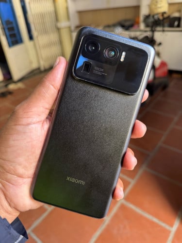 Mi 11 Ultra 8g/256g Global (វៃដូរបាន)👉$225