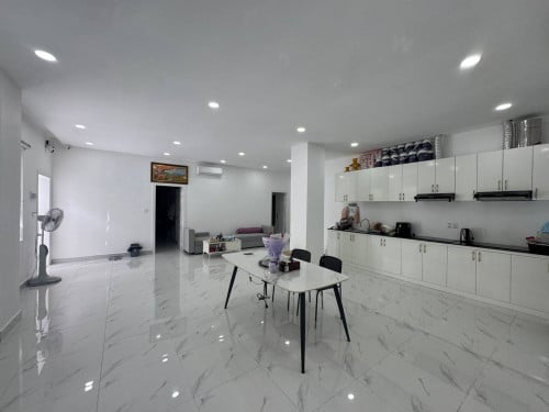 PENTHOUSE FOR RENT — TTP