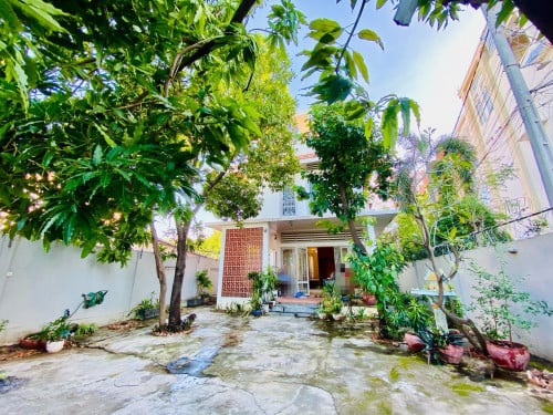 Townhouse For Rent In Beoung Tompun 3min from Russian Market