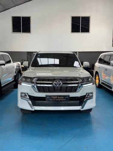 Toyota Land Cruiser V6 GXR 2012 ឡេីង​ស៊េរី​ទាំង​ក្នុង​ក្រៅ​ 2021 Full option