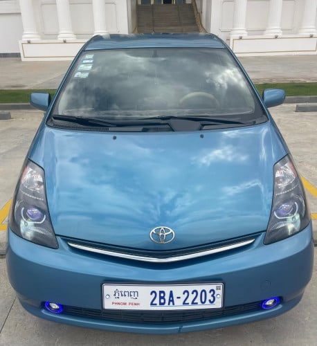 Toyota Prius 07 FULL ធូរីងក្នុងលឿង លក់$10,300ចរចារឯកសារគ្រប់ ធានាអាគុយ ABS ឡានកាលី អត់បុក អត់ប៉ះ