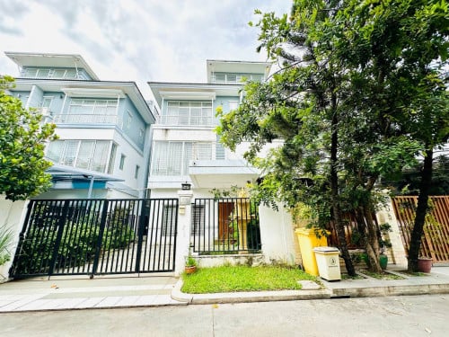 Villa Twin Rent / 双拼别墅出租/ 在永旺2附近