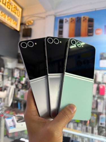ZFlip 6 ក្រុមហ៊ុន Ram12GB 512G 256G ( Look like new) 99.9%