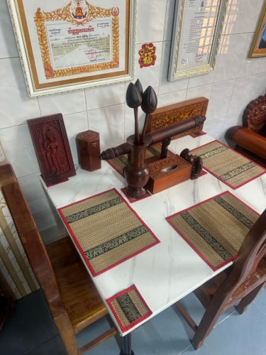 តុថ្មម៉ាប និងកៅអី ៥ លក់ឡៃឡុង