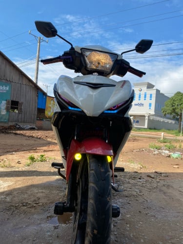 ធូណាស់បងប្អូនម៉ូតូមានពន្ធ