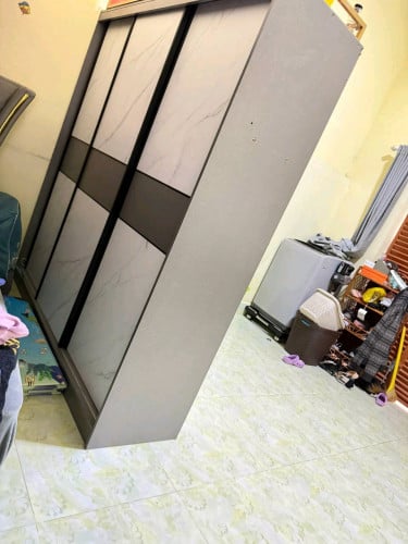 ចង់លក់ទូខោអាវមួយ