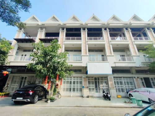 ផ្ទះល្វែងលក់បន្ទាន់ ក្នុងបុរី ប៉េងហួតស្ទឹងមានជ័យ