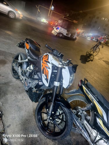 មានលក់ម៉ូតូធំ