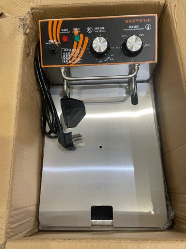 ឆ្នាំ​ង​អគ្គិសនី​បំពង​ខ្លាញ់​10L