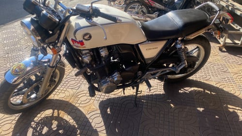 ស្អាត់ណាស់មិនទាន់លាងទឹកទេ កំលាំង1100cc