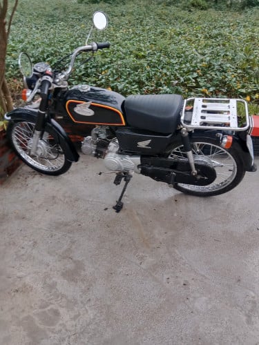 សេដេ90លក់550$បាត់កាត.ស្លាកលេខហ្សុីន