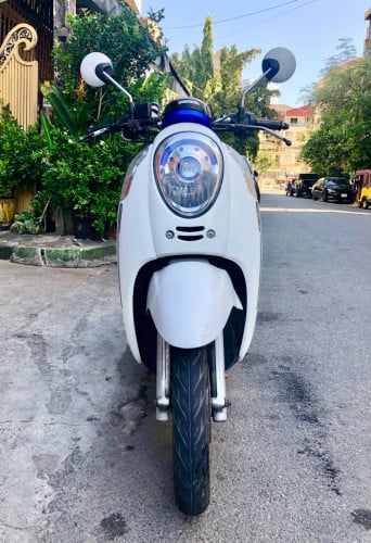 មានលក់ម៉ូតូមួយទឹកៗតម្លៃធូរៗមានពន្ធកាតគ្រីម៉ាកHONDA SCOOPY-2 ឆ្នាំ2013 កម្លាំង110cc ប្រទេសជប៉ុន