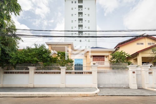 វីឡាសម្រាប់ជួល-House For Rent in Toul Kok 📍