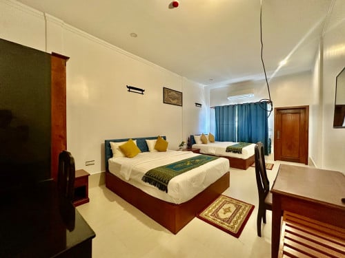 ផ្ទះអាជីវកម្មជួលជាប់ Pub Srteet ក្រុងសៀមរាប