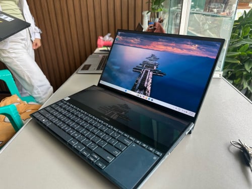 Asus zenbook pro duo 581LV/i7-10750H 2.6Ghz/ram32/m.2 512/15.6inch/RTX2060 6G gaming n design