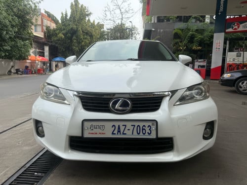 CT200h  2012  ម៉ាញ៉ែត MC  ឡានប្រើផ្ទាល់