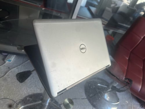 Dell E7440/i5-4310U 2.6Ghz/ram8/SSD256/14inch