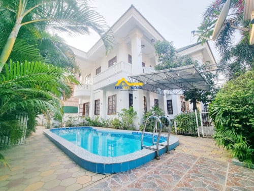 FOR RENT | $2,500/mth | A beautiful 4 bedrooms Khmer Stylish Villa with Pool For Rent in Tuol Kork