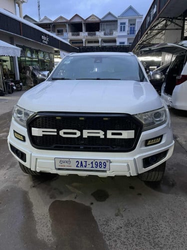 Ford Everest Titanium Full Options ឡានក្រុមហ៊ុន ហ្សុីន១ជុំ ថ្មីដាច់
