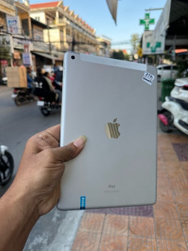 iPad (7th generation)ខ្ចី99%