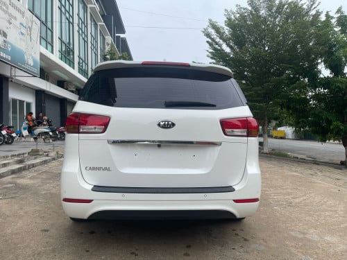 Kia carnival H full ឆ្នាំ2015 សកាំម៉ៃ​ ខ្លាញ់គោ​ ថ្មីលំដាប់vip ក្រដាសពន្ធ​ ស្រុីន១ជុំ