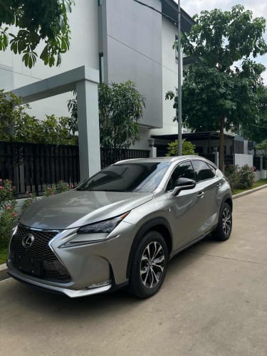 Lexus nx200t 2015