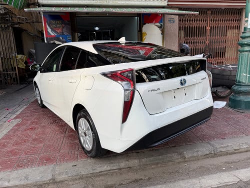 Pruis 2016 គីឡូម៉ៃតិច ឡានកាលី ឃ្មីនៅហ្ស៊ីន ក្រដាស់ពន្ធថ្មី