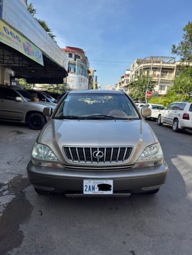 RX300 2001 (ប៉ុង1) ពណ៍ទឹកមាស ម្ចាស់ដេីម