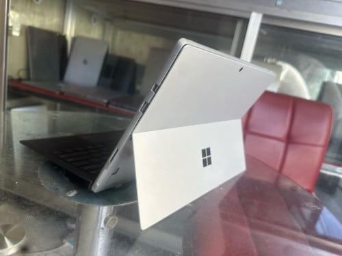 Surface proស្អាត/i5-7300U/2.60Ghz/ram8/256/12.5inch