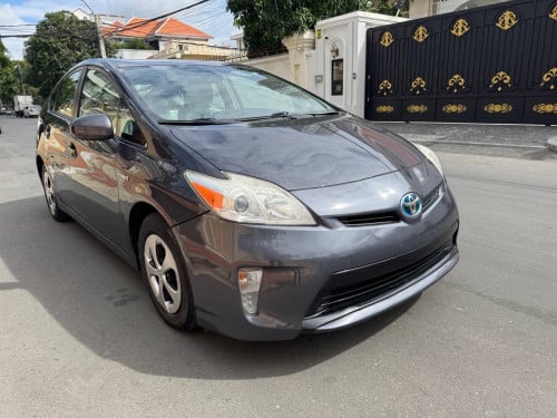 Toyota Prius 2012 ពណ៍ប្រផេះ option3