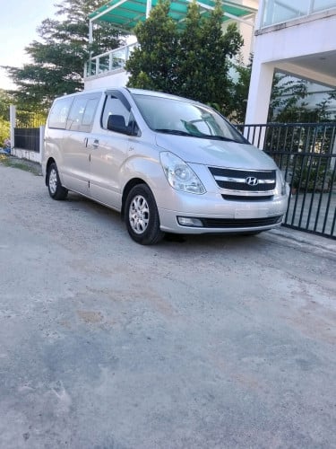 មិនបុកមិនប៉ះ