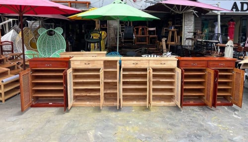 ទូស្បែកជើង