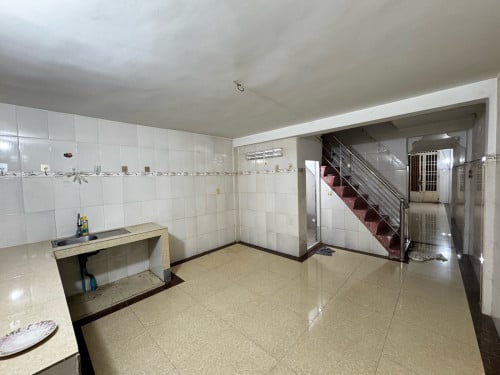 ផ្ទះល្វែង សម្រាប់លក់ ទួលសង្កែ១