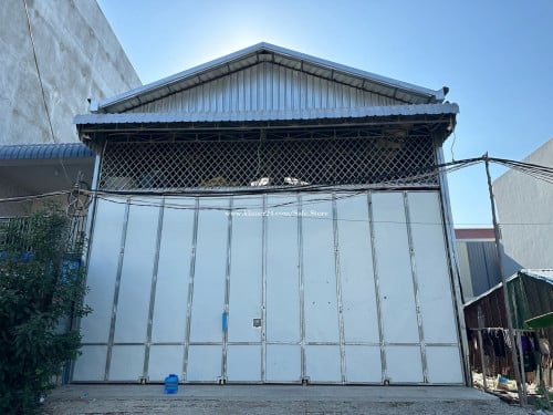 ឃ្លាំងលក់