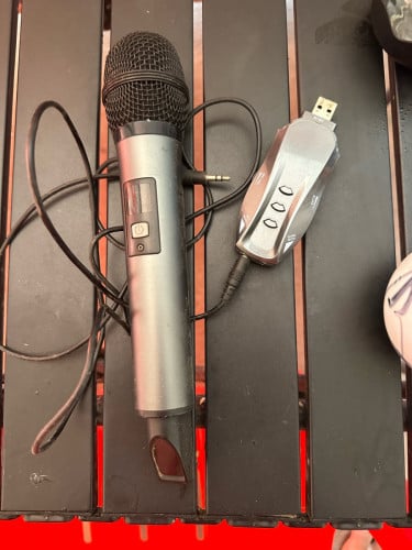 ម៉ៃដាក់ច្រៀងត្រូវគ្រប់បាស់