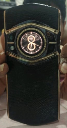 ដាច់លុយ