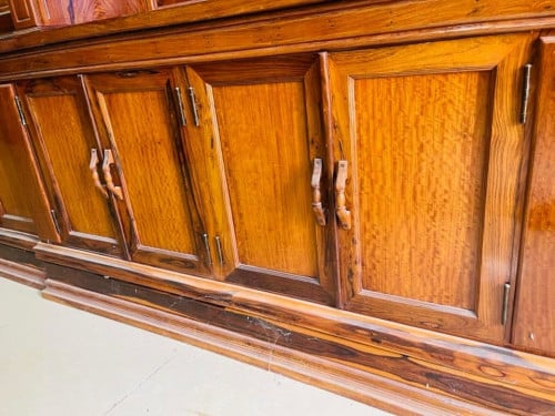 លកទូតាំងបន្ទាន់ខាតខ្លាំង ឈើលេខ១រាប់សិបឆ្នាំ