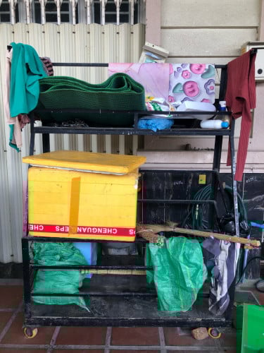 ធ្នើលក់