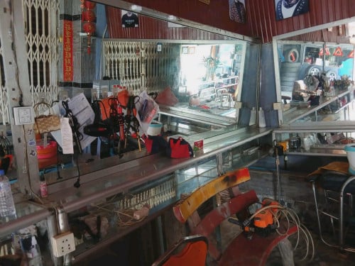 កញ្ចក់កាត់សក់លក់