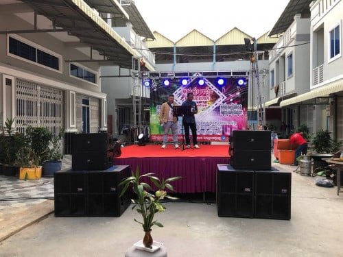 ធុងបាស់សំរាប់ជួលច្រៀងរាំលេងកំម្សាន្ត