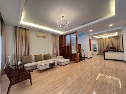 វីឡាភ្លោះជួល